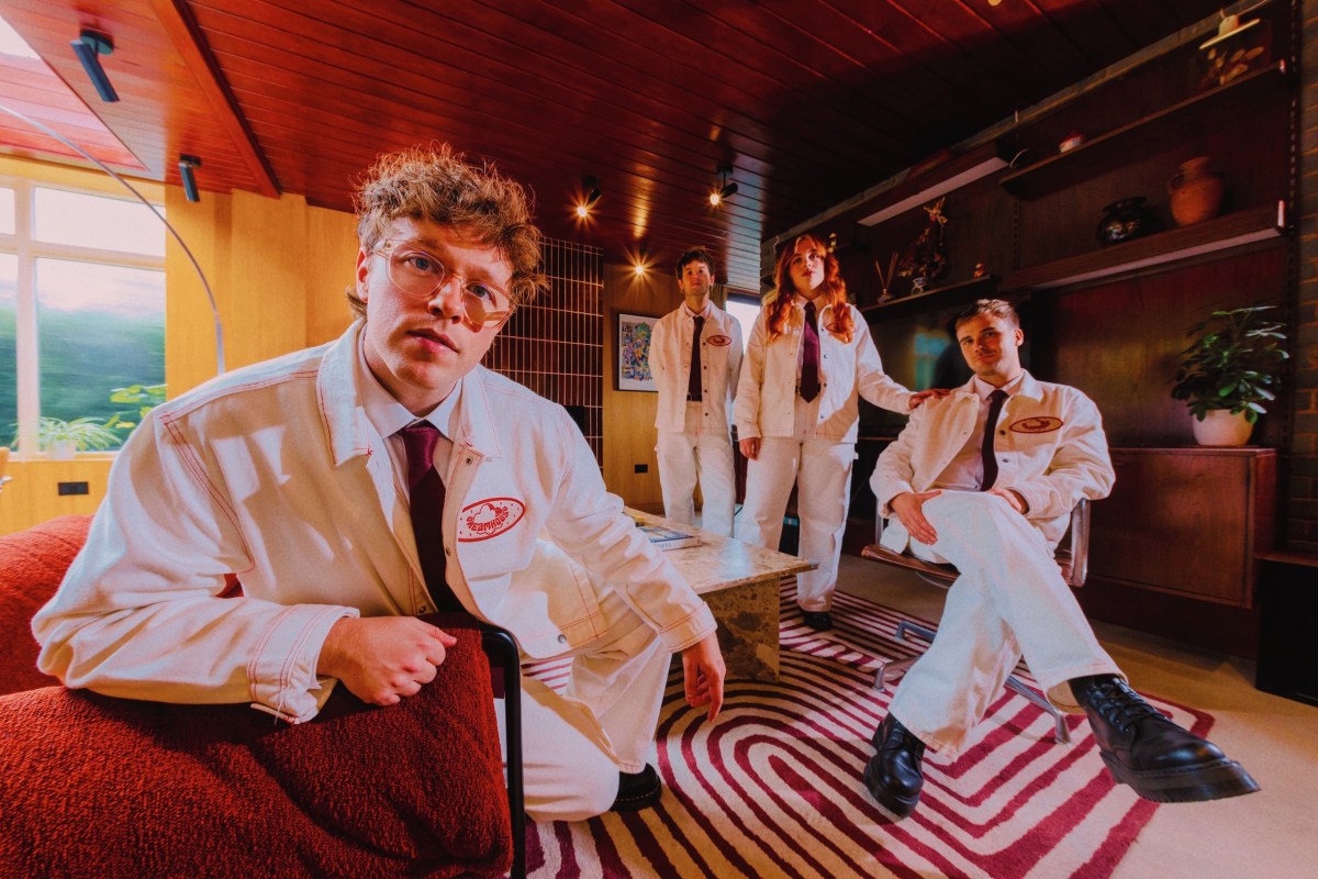 Music Videos We Love – Deco, Melissa Weikart, pssyclwz, Lara Ruggles, PROFESSIONAL 101, Antony&nbsp;Szmierek
